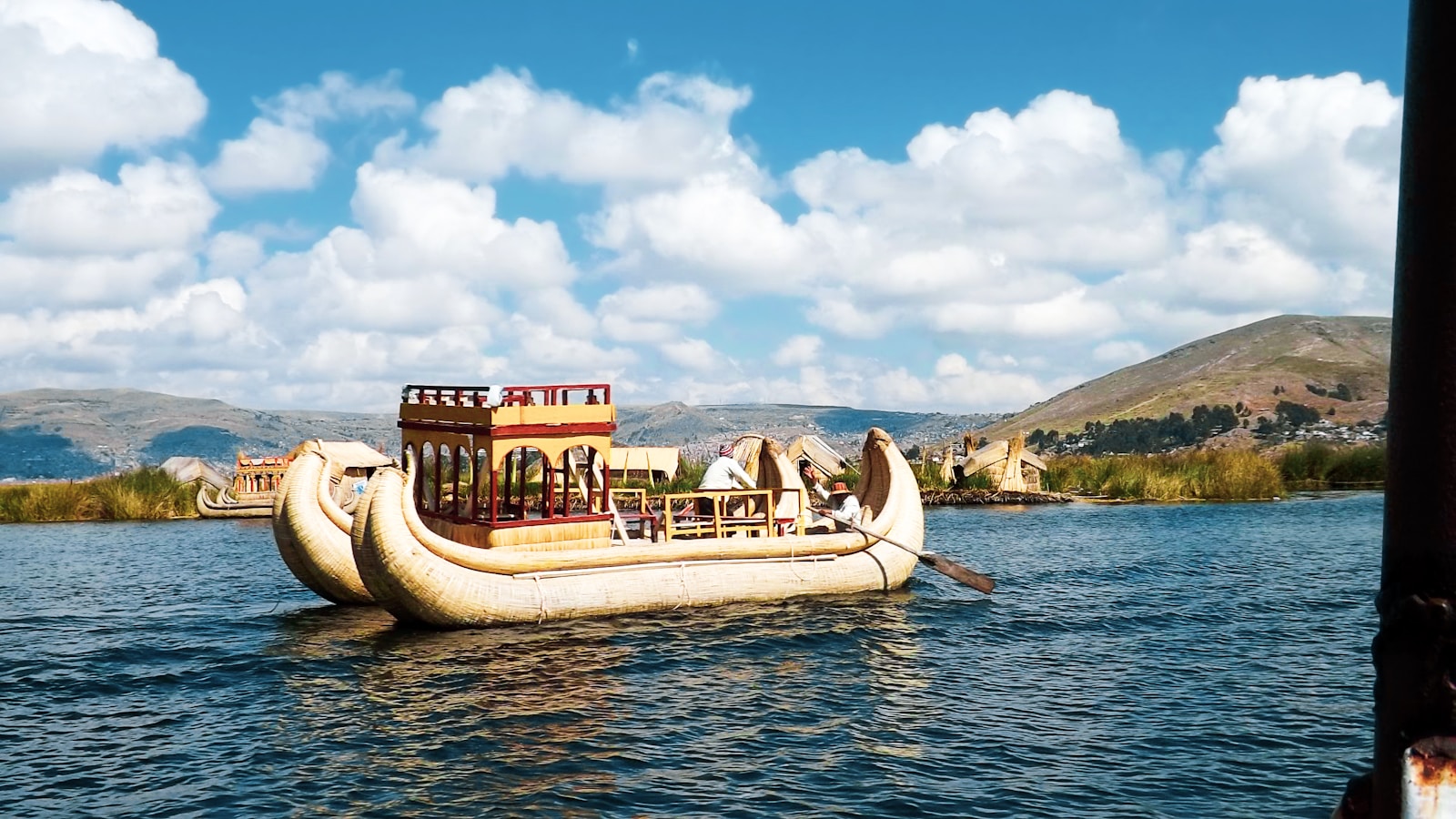 Le lac Titicaca : cultures flottantes sur les eaux frontalières du Pérou et de la Bolivie